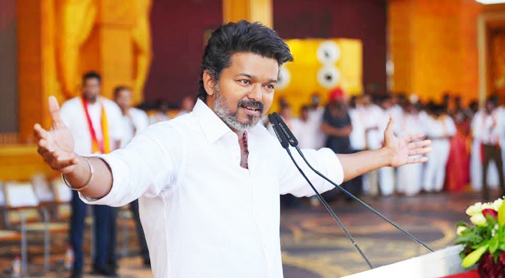 সিনেমা থেকে যেভাবে জনতার নায়ক হলেন থালাপতি বিজয়