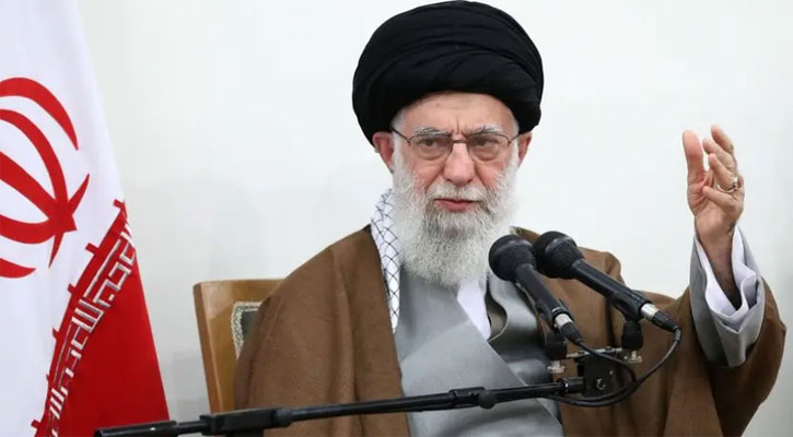 খামেনির দেশ ছাড়ার গুঞ্জন, যা জানা গেল