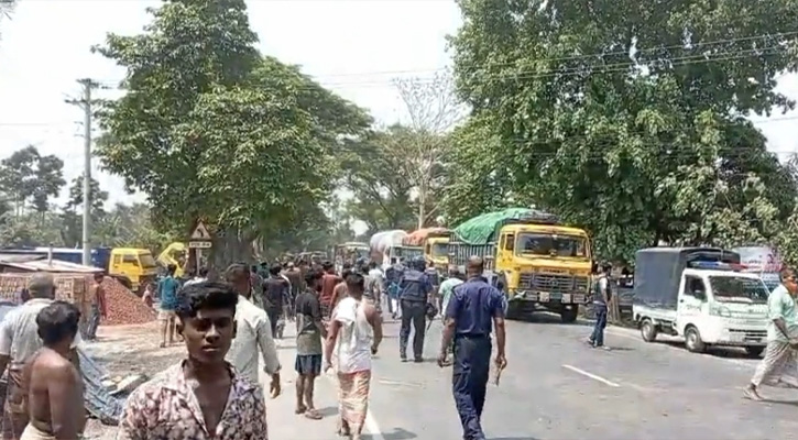 নাটোরে বিএনপির দুই গ্রুপের সংঘর্ষ, মহাসড়ক অবরোধ