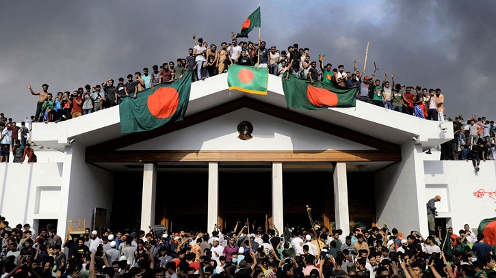 জুলাই গণঅভ্যুত্থান নিয়ে ২ মিনিট ১২ সেকেন্ডের ‘বিতর্কিত’ ডকুমেন্টারিতে কী আছে?
