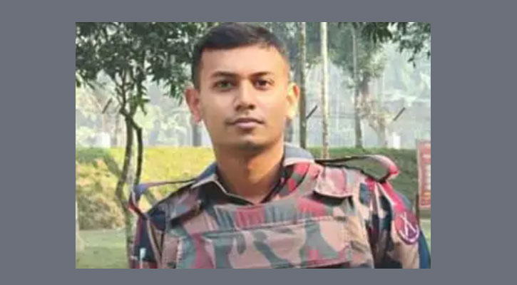 ফুলবাড়ীতে নিজ অস্ত্রের গুলিতে বিজিবি সদস্য নিহত