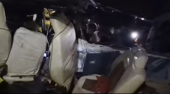 কুড়িগ্রামে ট্রাক-মাইক্রোবাস সংঘর্ষে শিশুসহ নিহত ৩