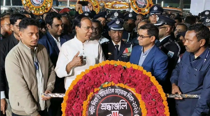 লালমনিরহাটে ডিসির চরম অব্যবস্থাপনা: প্রটোকল ছাড়াই শহীদ মিনারে মন্ত্রী দুলু