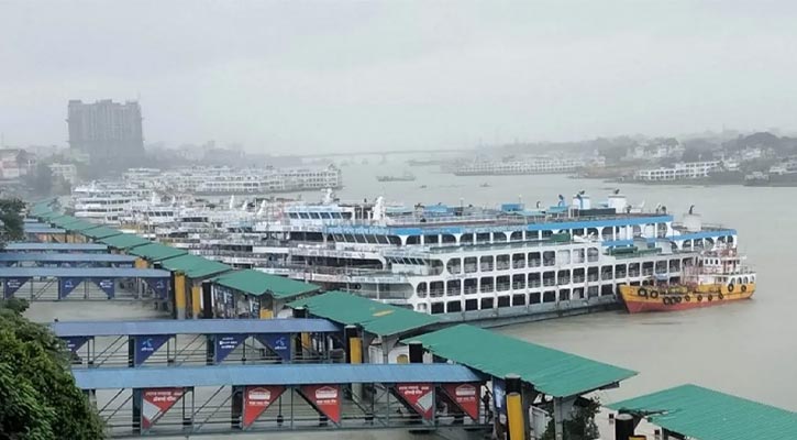 সারাদেশে সব ধরনের নৌযান চলাচল বন্ধ ঘোষণা