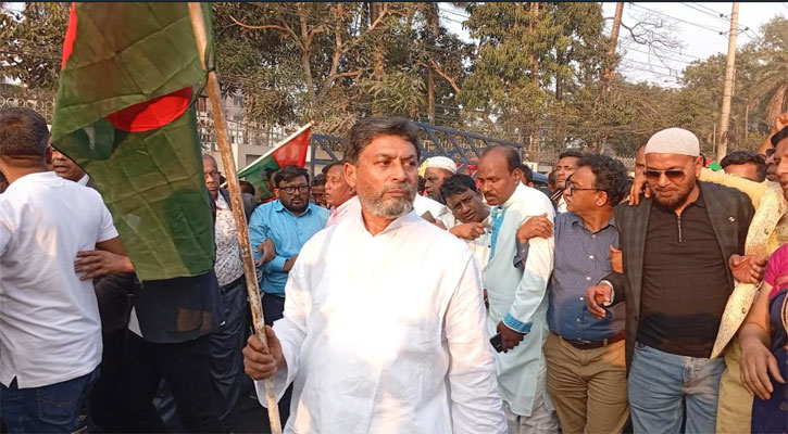 ধানের শীষে ভোট চাইলেন মোটরসাইকেলের শহিদুল ইসলাম