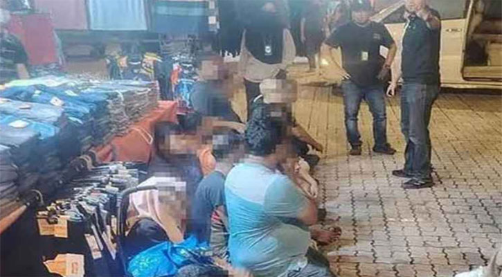 মালয়েশিয়ায় ২১ বাংলাদেশি আটক