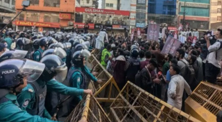 ‘মার্চ টু ইন্ডিয়ান হাইকমিশন’ কর্মসূচি থামিয়ে দিল পুলিশ
