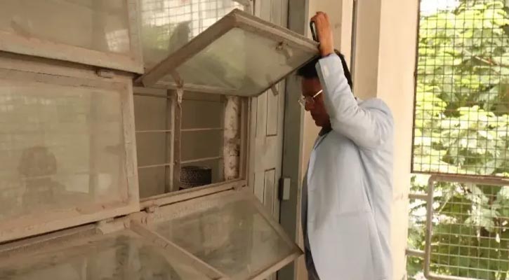 ‘আকস্মিক’ কেন্দ্র পরিদর্শনে যাবেন শিক্ষামন্ত্রী