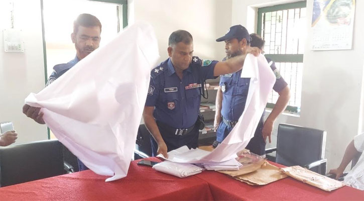 ডাকযোগে দুই শিক্ষকের নামে এলো কাফনের কাপড়, আতঙ্কে শিক্ষক-শিক্ষার্থীরা