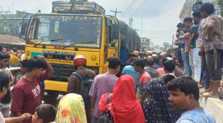 নাটোরে ট্রাকচাপায় মোটরসাইকেল চালকের মৃত্যু