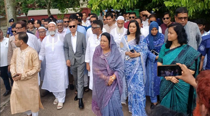 মন্ত্রী রিতা ও হুইপ দুলুর পথসভায় গুলির চেষ্টা, অস্ত্রসহ যুবক আটক
