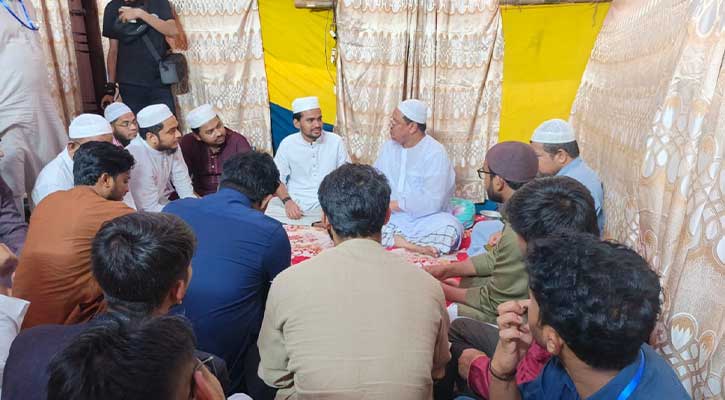 চরমোনাই পীরের দরবারে আসিফ মাহমুদসহ এনসিপির শীর্ষ নেতারা