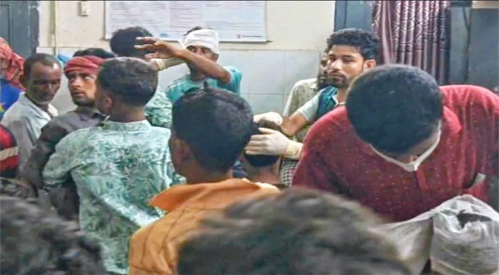 নেত্রকোনায় কবরস্থান নিয়ে বিরোধের জেরে সংঘর্ষ, আহত অর্ধশতাধিক