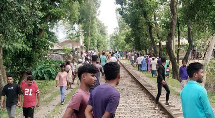 নীলফামারীতে ট্রেনে কাটা পড়ে ২ মোটরসাইকেল আরোহী নিহত