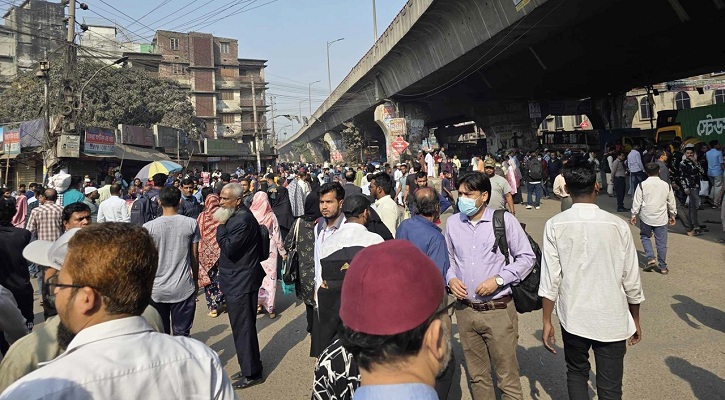 রাজধানীতে এবার সিএনজি চালকদের সড়ক অবরোধ