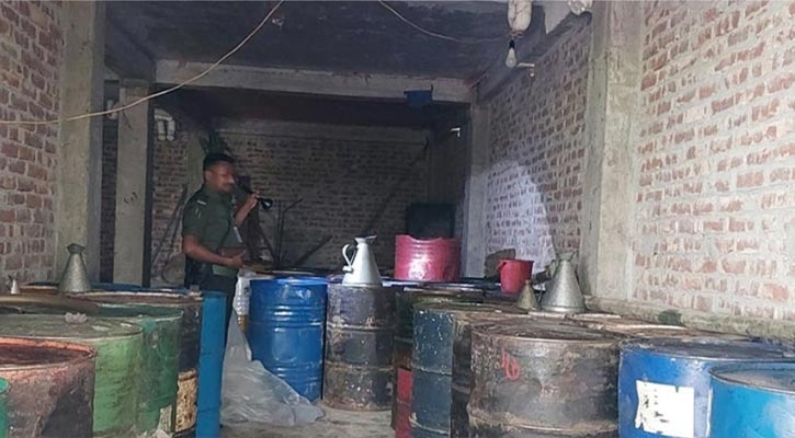 নাটোরে অবৈধভাবে জ্বালানি তেল মজুদ: ব্যবসায়ীকে জরিমানা, কারাদণ্ড