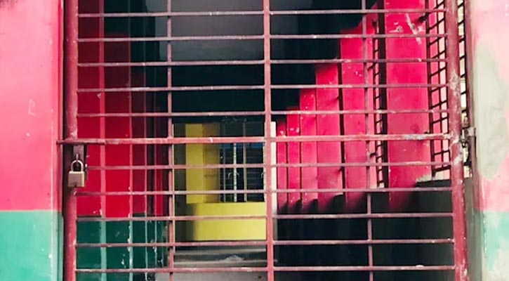 কর্মবিরতিতে থাকা এক জেলার সব শিক্ষককে শোকজ