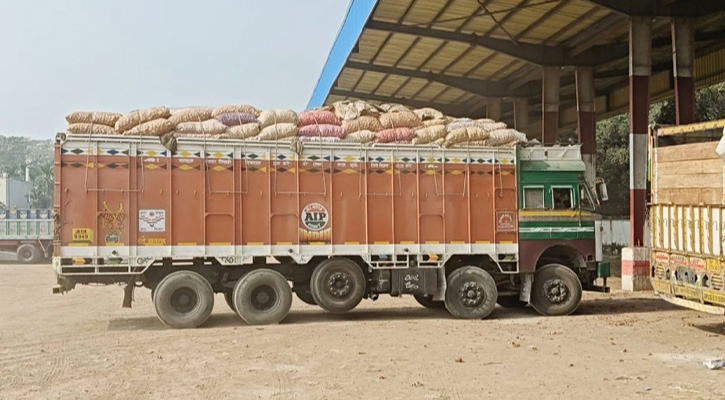 সোনামসজিদ স্থলবন্দর দিয়ে এলো ৪১৯ মেট্রিক টন পেঁয়াজ