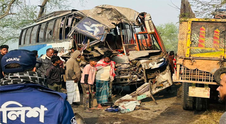 পাবনায় দুই বাসের সংঘর্ষে ৪ জন নিহত