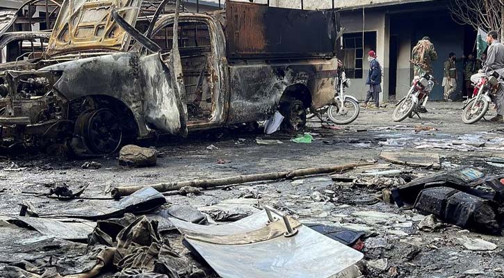 পাকিস্তানে টানা বোমা ও বন্দুক হামলা, নিহত ১৯৩