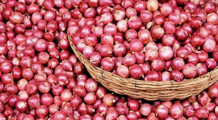 পেঁয়াজের পিয়াজু যাচ্ছে কার পেটে!