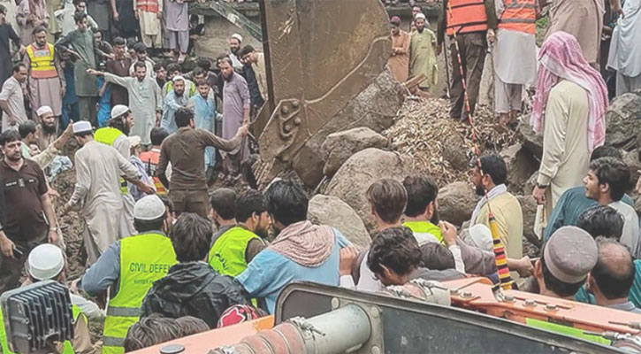 পাকিস্তানে ত্রাণবাহী হেলিকপ্টার বিধ্বস্ত, নিহত ৫