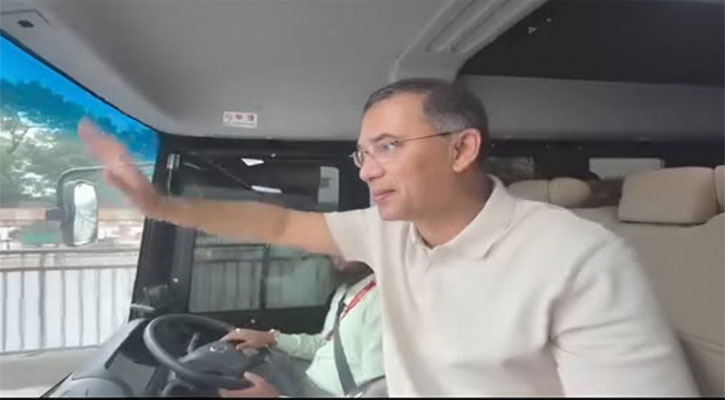 টাঙ্গাইলের পথে প্রধানমন্ত্রী