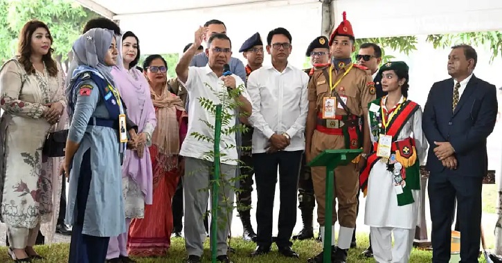 শিক্ষার্থীদের প্রতি বছর একটি করে গাছ লাগানোর আহ্বান প্রধানমন্ত্রীর