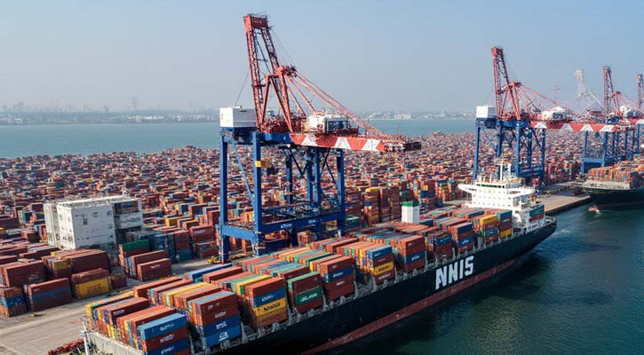 অনির্দিষ্টকালের ধর্মঘটে অচল চট্টগ্রাম বন্দর, বহির্নোঙরেও কাজ বন্ধ