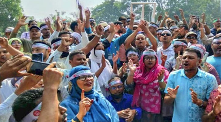 দাবি আদায়ে কমপ্লিট শাটডাউনে যাচ্ছেন প্রাথমিকের শিক্ষকরা