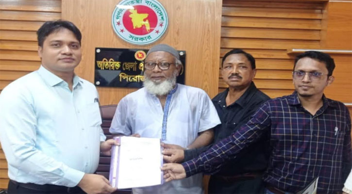 পিরোজপুরে ডিপ্লোমা ইঞ্জিনিয়ারদের ৭ দফা দাবিতে স্মারকলিপি প্রদান