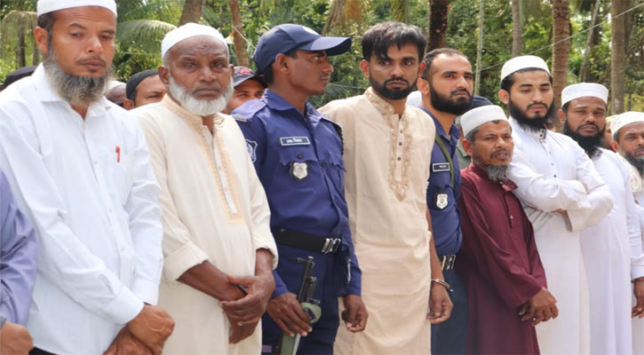 প্যারোলে মুক্তি নিয়ে বাবার জানাজায় একমাত্র ছেলে 