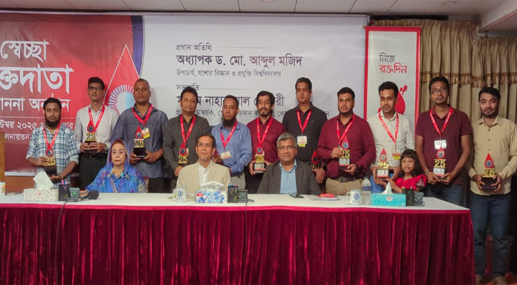 Yosh yigitlar bilan rus porno