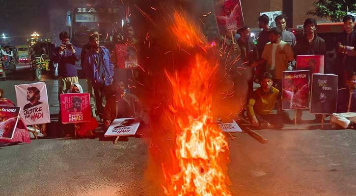 ঢাকায় ইনকিলাব মঞ্চের ওপর হামলার ঘটনায় রাজশাহীতে বিক্ষোভ