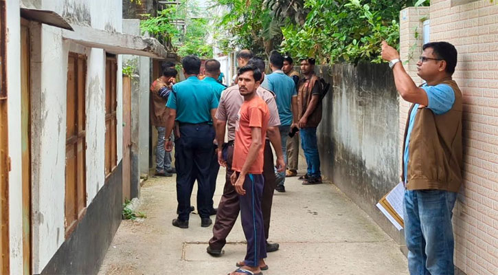 পারিবারিক কলহে ছেলের হাতে স্কুলশিক্ষক বাবা নিহত