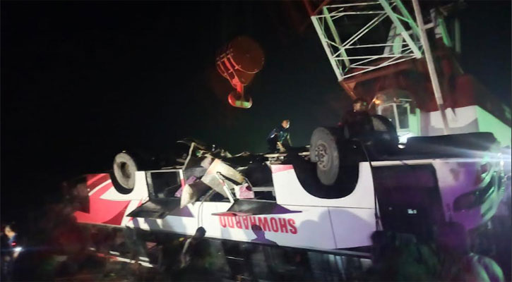 দৌলতদিয়ায় বাসডুবির ঘটনায় এবার ছয় সদস্যের তদন্ত কমিটি