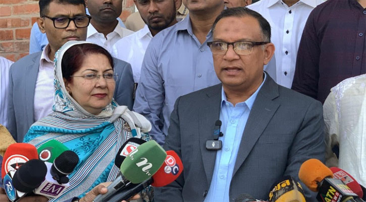 রেশমের হারানো গৌরব ফিরিয়ে আনতে সচেষ্ট সরকার: প্রতিমন্ত্রী