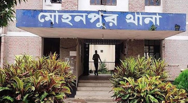 জমিতে পুকুর কাটতে বাধা দেওয়ায় কৃষককে এক্সকেভেটর চাপায় হত্যার অভিযোগ