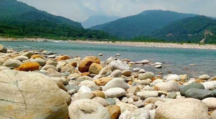 সাদা পাথর লুটের ঘটনায় দ্রুত ব্যবস্থা নিতে হাইকোর্টে রিট