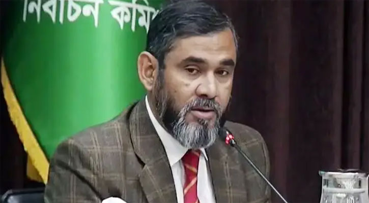 এবারের নির্বাচনটা হবে লাইনচ্যুত ট্রেনকে লাইনে তোলা: ইসি সানাউল্লাহ