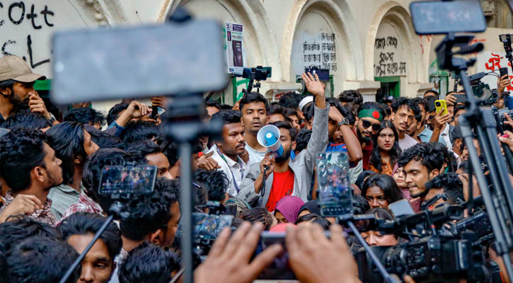 কর্মসূচি স্থগিত, বিকালে সংবাদ সম্মেলনে আসছেন বেসরকারি বিশ্ববিদ্যালয় শিক্ষার্থীরা
