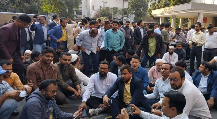 ‌ভাতার দাবিতে আন্দোলন করা সচিবালয়ের ১৪ কর্মচারী বরখাস্ত