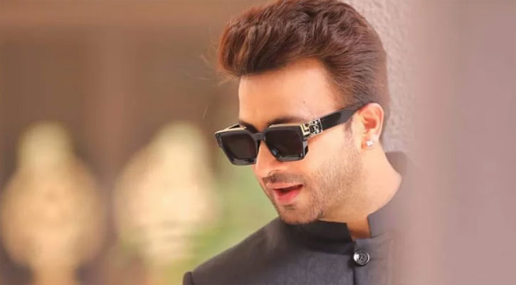 ‘তুফান’-এর শুটিংয়ে অংশ নিতে ভারত গেলেন শাকিব