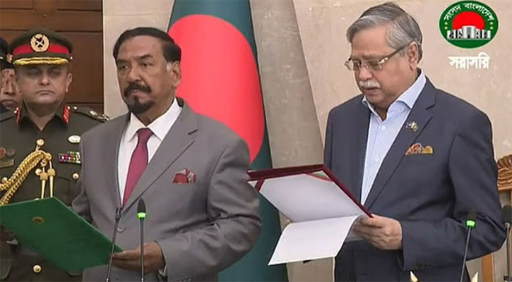স্পিকার-ডেপুটি স্পিকারকে শপথ পড়ালেন রাষ্ট্রপতি