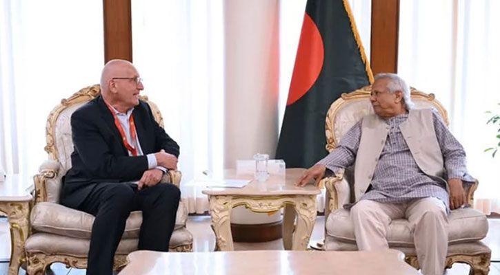 বাংলাদেশে হোলসিম বিনিয়োগকে স্বাগত জানালেন প্রধান উপদেষ্টা