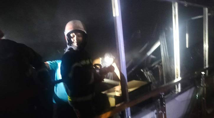 মধ্যরাতে আগুনে পুড়ল ওসমানী বিমানবন্দরে ইমিগ্রেশন সার্ভার রুম