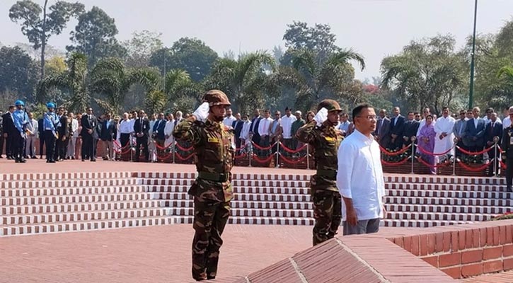 জাতীয় স্মৃতিসৌধে প্রধানমন্ত্রীর শ্রদ্ধা