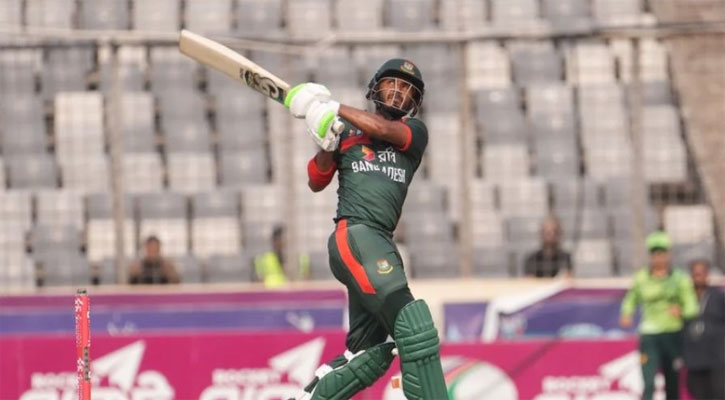 ক্যারিয়ারের প্রথম সেঞ্চুরি তুললেন তামিম