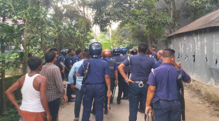 মসজিদের বারান্দা নির্মাণ নিয়ে সংঘর্ষ, তারাপুরে ১৪৪ ধারা জারি