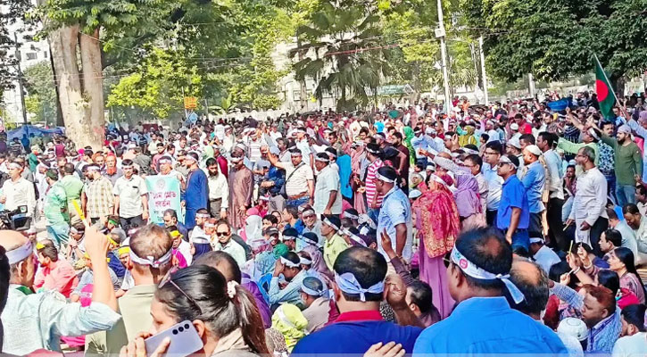 দুই উপদেষ্টার পদত্যাগ দাবি শিক্ষকদের